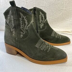 Diba True Womens 10 Get Crackin Western Suede Booties Snip Toe 40431 Olive Green